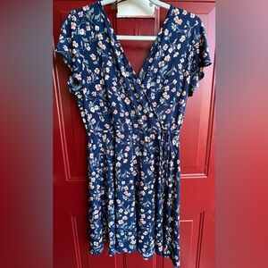 Kaileigh Blue Floral Wrap Women’s Dress, Size MP